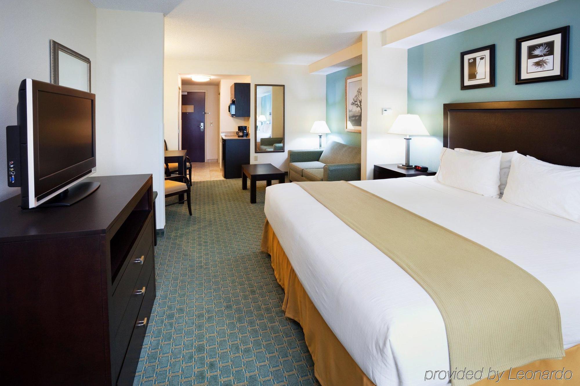 Holiday Inn Express & Suites Lebanon-Nashville Area By Ihg Room photo