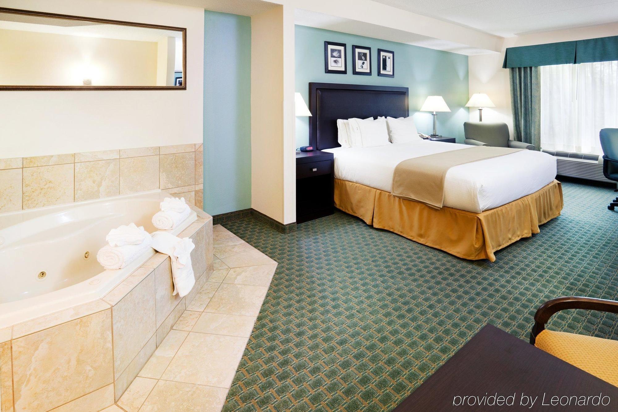 Holiday Inn Express & Suites Lebanon-Nashville Area By Ihg Room photo